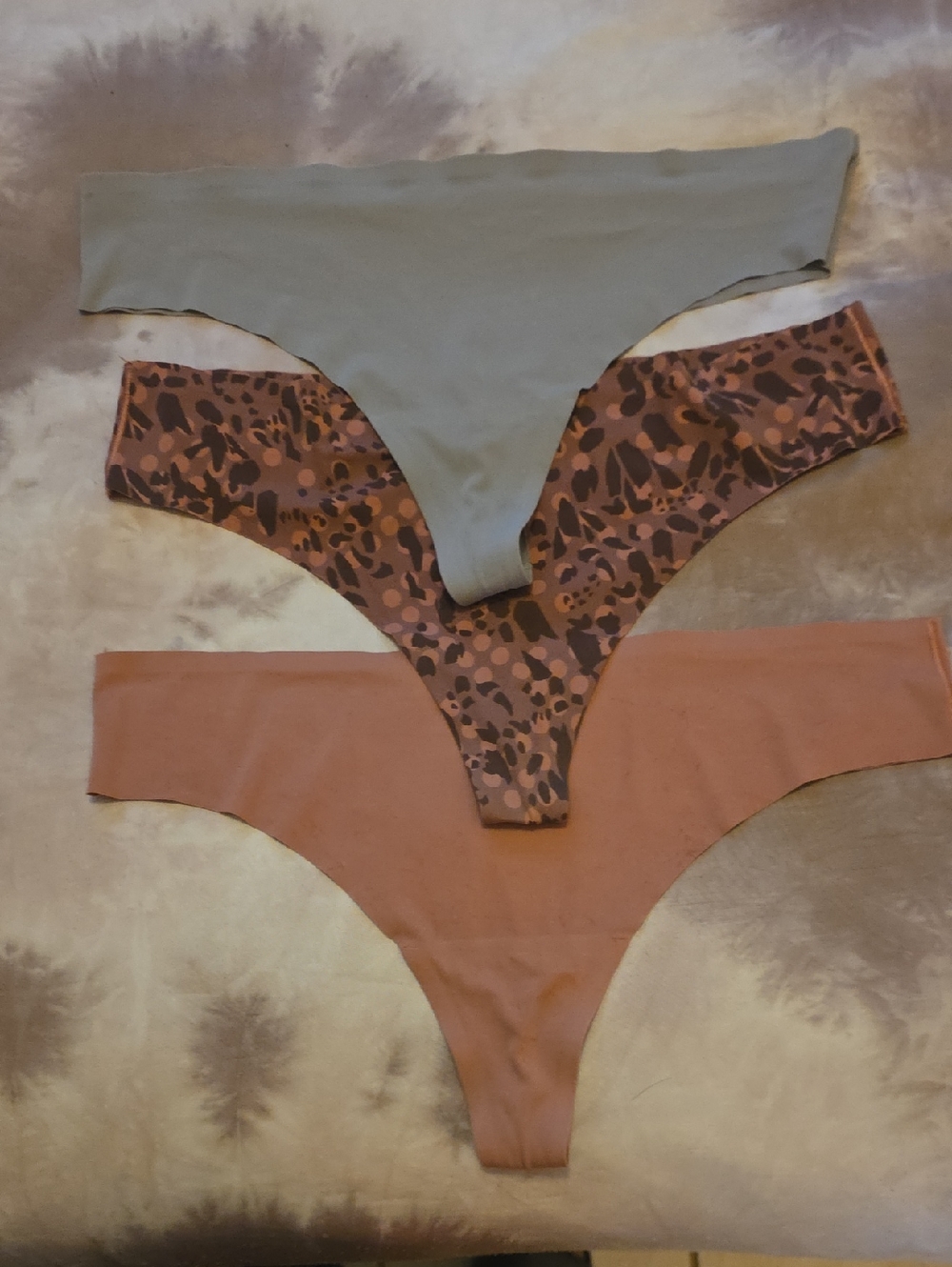 lululemon athletica Women's Trio Seamless Thong - Sage, Leopard, Rust